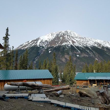 Red Goat Lodge Iskut Eksteriør bilde