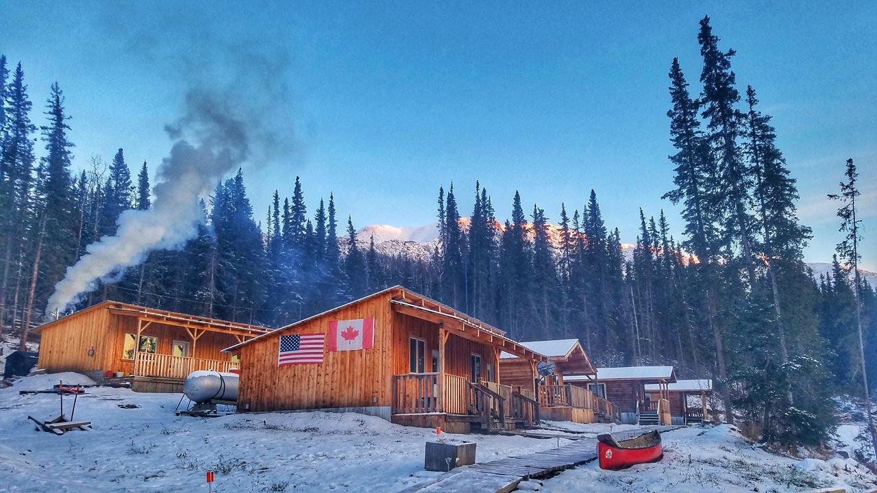 Red Goat Lodge Iskut Eksteriør bilde